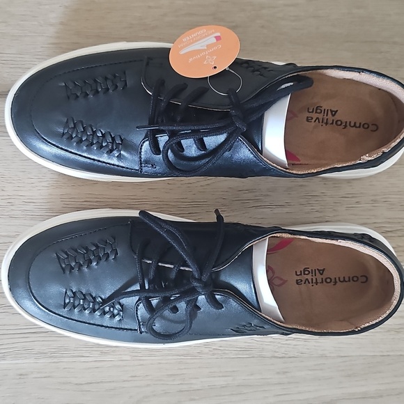 NIB Comfortiva Align Thayer Apron Toe Sneaker Black w White Sole. Size 8 & 8.5 - Picture 9 of 14